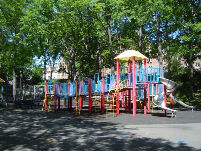 Williamsbridge Oval tennis courts 3